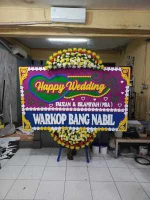 Papan Bunga di Pondok Benda